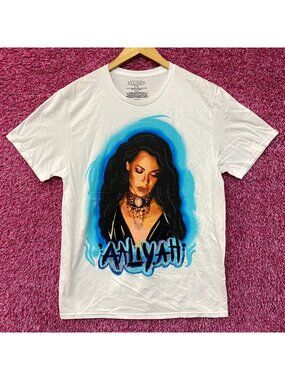 Aaliyah Queen of RnB Airbrush Music Tshirt Size Large